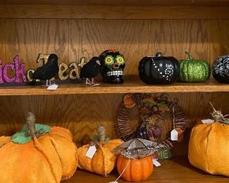 Assorted Seasonal Decor'