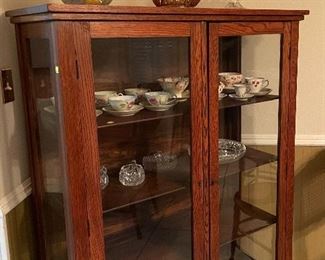 Antique Quarter Sawn Tiger Oak Curio Cabinet 