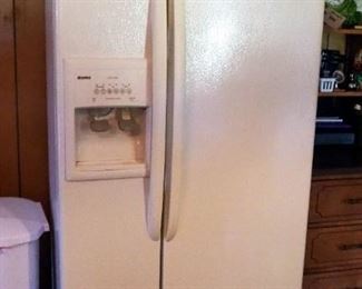 Kenmore Cold Spot Side By Side Refrigerator/Freezer, With Water And Ice In Door, Model 106.55234400, 66.5" x 33" x 34", Includes Filter