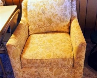 Broyhill Upholstered Arm Chair, 31" x 29" x 36"