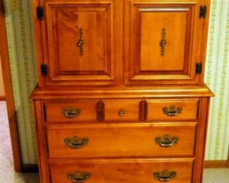 Young Republics Solid Maple 5 Drawer Chest Of Drawers, 54" x 39" x 20"