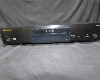 Pioneer Elite Blu-Ray Disc Player Model BDP-62FD