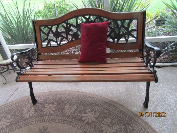 GREAT OUTDOOR OR INDOOR BENCH.. 