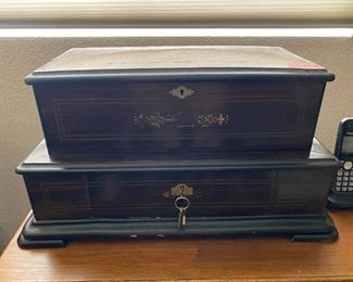 Swiss Airs   Cylinder crank Music Box                                                       
 Schutz Marke, Pat 15, May 1888 U.S.A.      