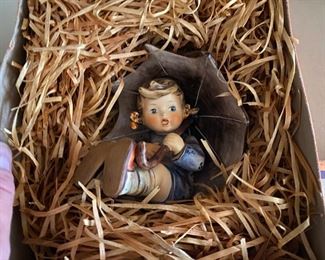 Hummel , Umbrella Girl