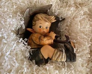 Hummel, Umbrella Boy