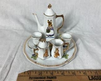 The World of Beatrix Potter Peter Rabbit Miniature Tea Set