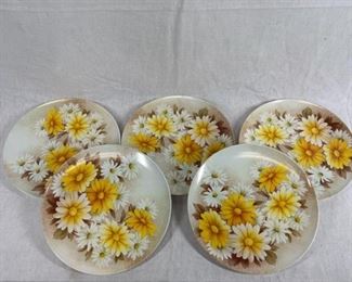 Melmac Melamine dinner plates, daisy flower pattern