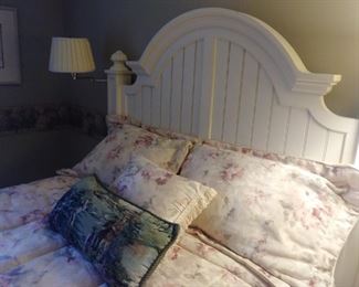 Bed frame & mattress