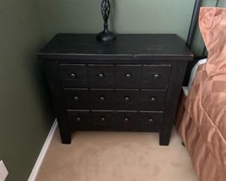 SIDE ACCENT TABLE WITH DRAWERS