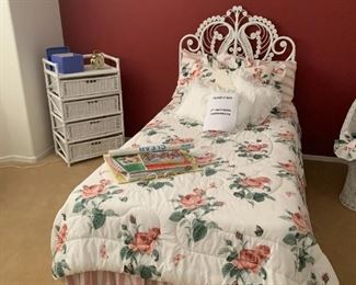 VINTAGE WICKER TRUNDLE BED