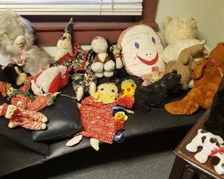 Nice collection of vintage stuffed animals