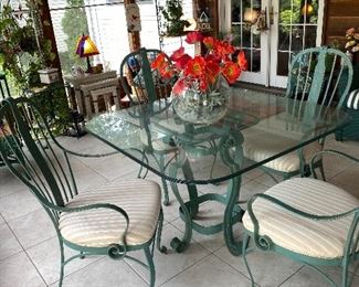 Stunning Glass sitting Atop Cast Metal Pedestal for Patio/Kitchen/Dining Table. With 4 Antique Green Cast Metal Arm Chairs