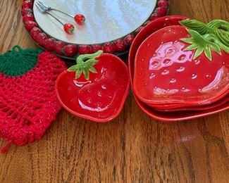 Pier 1 Strawberry Berry Bowl with Plates