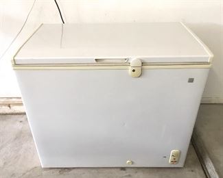 GE freezer Model FCM7DNAWH