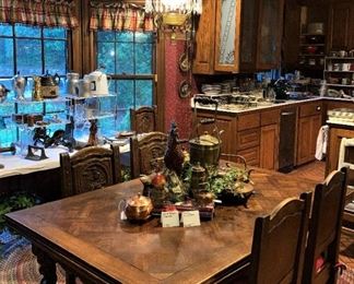 The ends of the table pull outward.