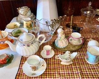 Misc. porcelain, glass & ceramic collectibles, cups & saucers