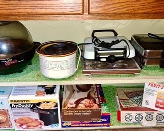 Small appliance, many are new in boxes