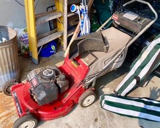 Toro 21" push lawn mower w/ bagger