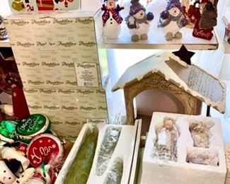 Complete Nativity set in several boxes, blown glass modern ornaments