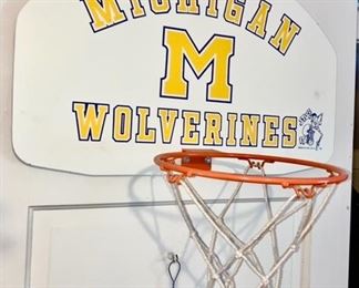 Michigan Wolverines vintage over-the-door basketball hoop