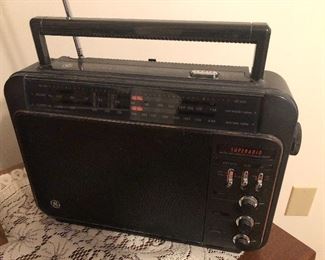 Vintage GE radio that works 