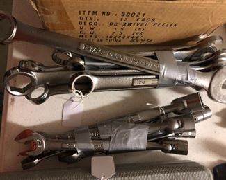 SAE and Metric wrenches