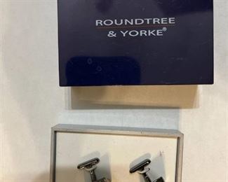 Beautiful Roundtree & York cuff links - new in box