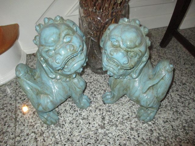 Foo Dogs