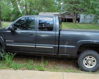 2003 Chevy 2500 HD pickup truck with 168,000 miles and newer tires. Runs great, it but does have one broken brake line. There is a reserve on the truck.