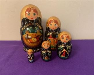 Set of nesting Russian dolls