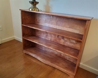 Very nice wooden bookshelf