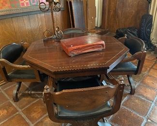Game Table with 4 Chairs and two Leaves