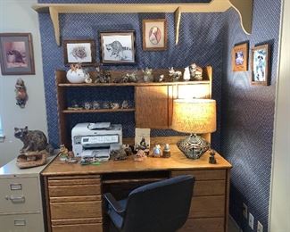 Solid oak desk with hutch
