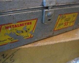 Metalmitre with all accessories. 