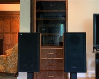 SHOP NOW at HuntEstateSales.com! 