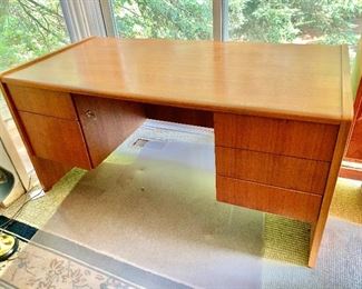 $400 Vintage modern locking desk, 30" H x 62" W x 30" D