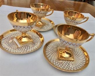 $95 Set of 4  Limoges 24K gold plated cup and saucers sets 