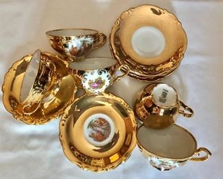 $80 4  Schumann Arzberg Cups/saucers courting scene 