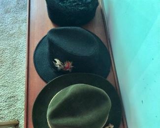 $30 Selection of vintage hats 