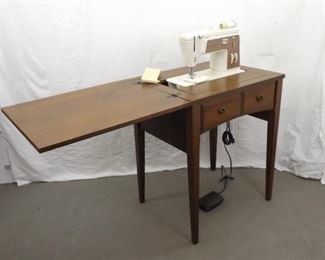WORKING Singer Sewing Machine Model 778 Sewing Machine and Cabinet
