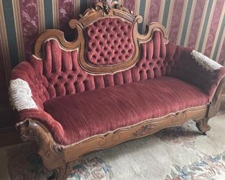 Walnut Victorian Sofa With Tufted Medallion Back