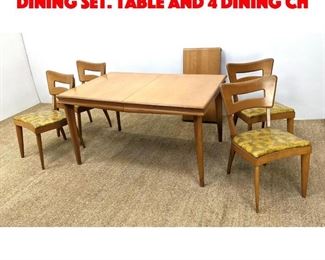 Lot 361 HEYWOOD WAKEFIELD 5pc Dining Set. Table and 4 Dining Ch