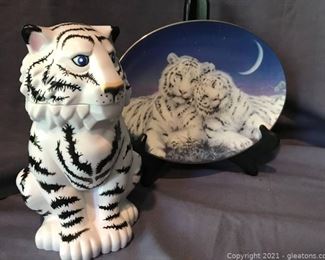 Barnum bailey Ringand Bros White Tiger Lidded Cup and Plate