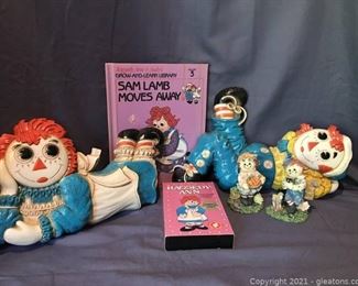 Vintage 1970s Syrco Plaques of Raggedy Ann and Andy Book VHS Tape 2 Figurines