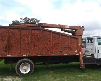 2003 Freightliner self loading trash truck