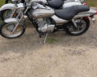 2009 Kawasaki Eliminator runs great  (no key)