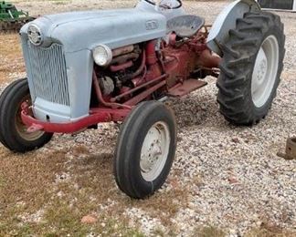 Ford 600 Tractor
