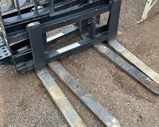 Bobcat fork attachment