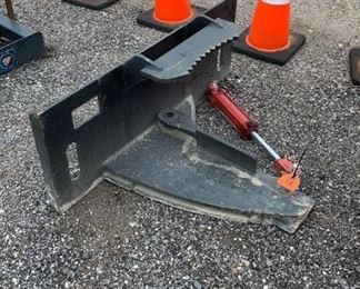 Quick attach hydraulic cutter